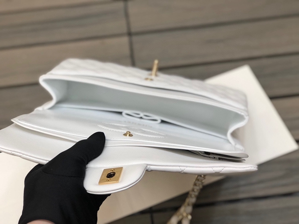シャネルバッグレプリカ着用イメージ
